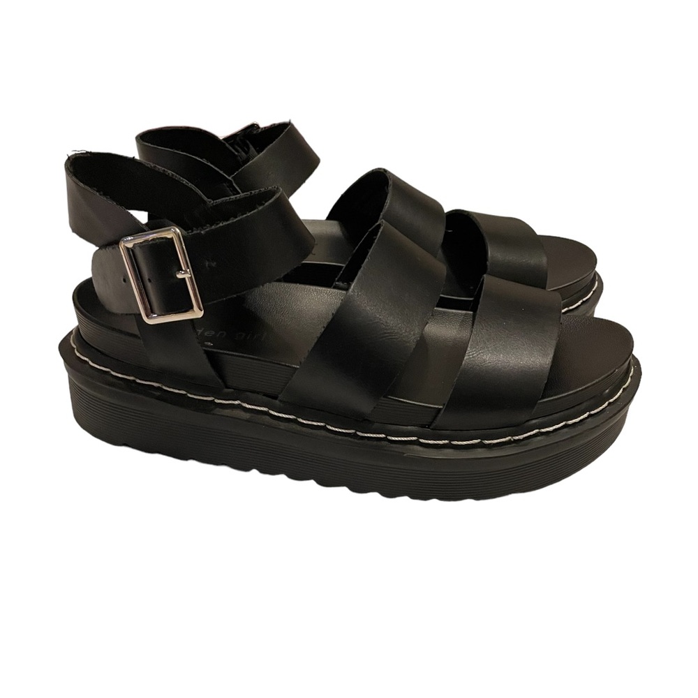 Steve Madden Black Strappy Platform Sandals
